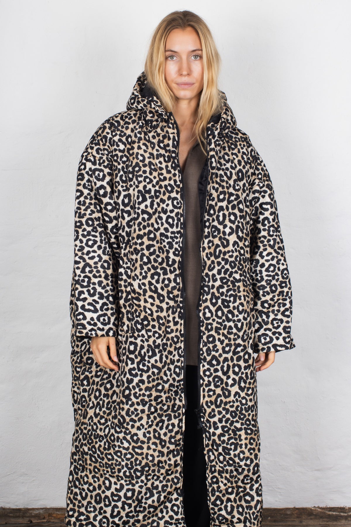 SNOW LEOPARD